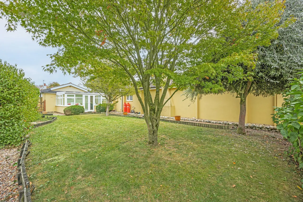 Chain Free One Bedroom Bungalow in Cr, photo 4