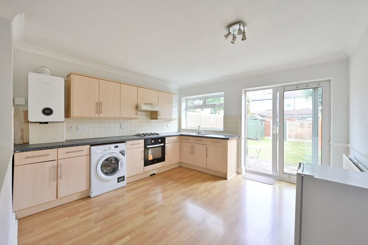 1 bed flat to rent — Ground Floor, 23 Kohat Road, London