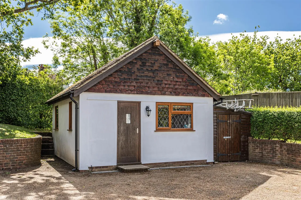 Lewes Road, Ridgewood, Uckfield, TN22 5SL, photo 49