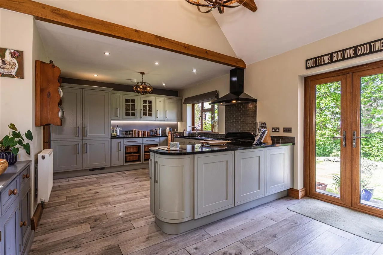 Lewes Road, Ridgewood, Uckfield, TN22 5SL, photo 22