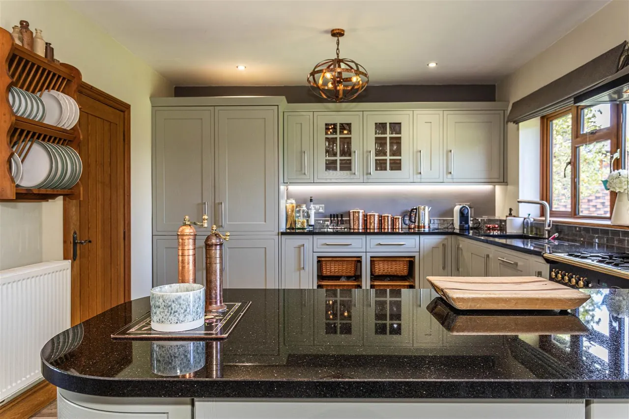 Lewes Road, Ridgewood, Uckfield, TN22 5SL, photo 19