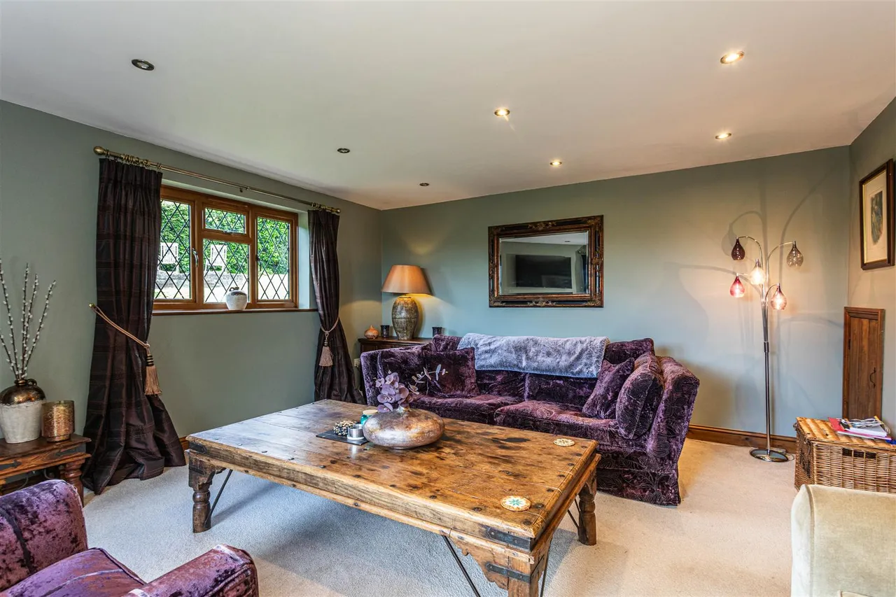Lewes Road, Ridgewood, Uckfield, TN22 5SL, photo 6