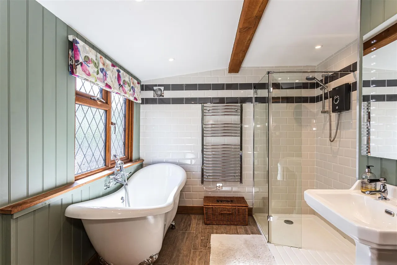 Lewes Road, Ridgewood, Uckfield, TN22 5SL, photo 42