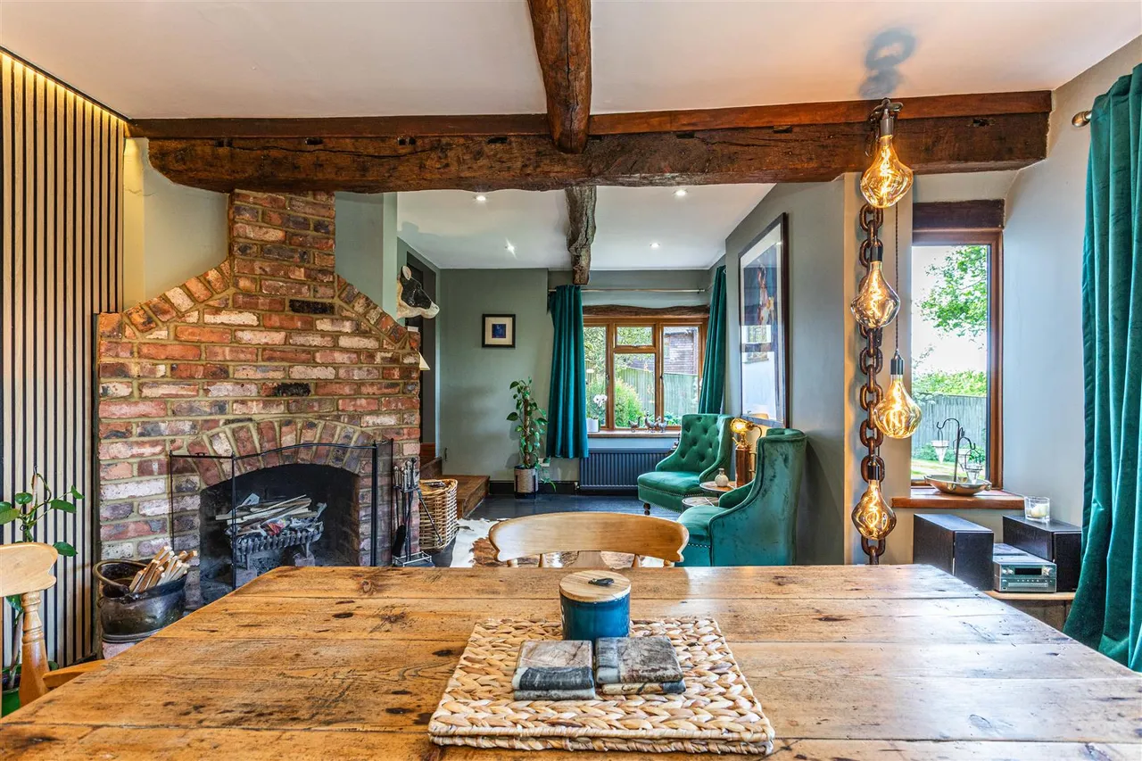 Lewes Road, Ridgewood, Uckfield, TN22 5SL, photo 10