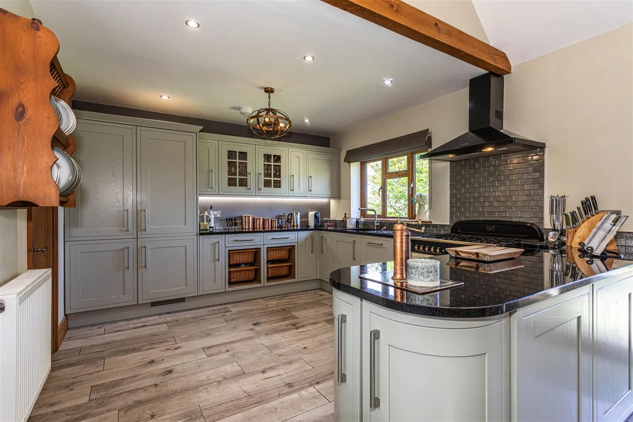 Lewes Road, Ridgewood, Uckfield, TN22 5SL, photo 17