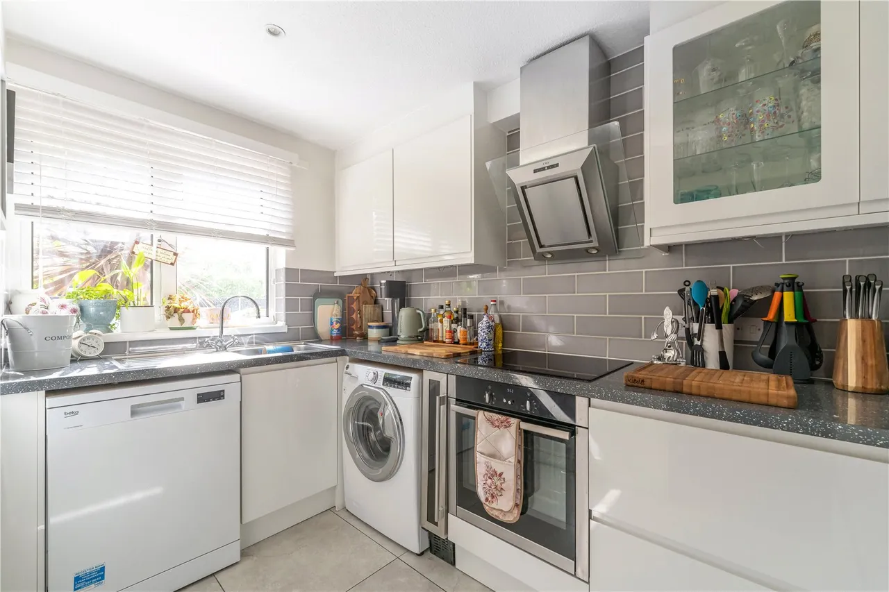Wordsworth Road, Hampton, TW12 1EW, photo 6