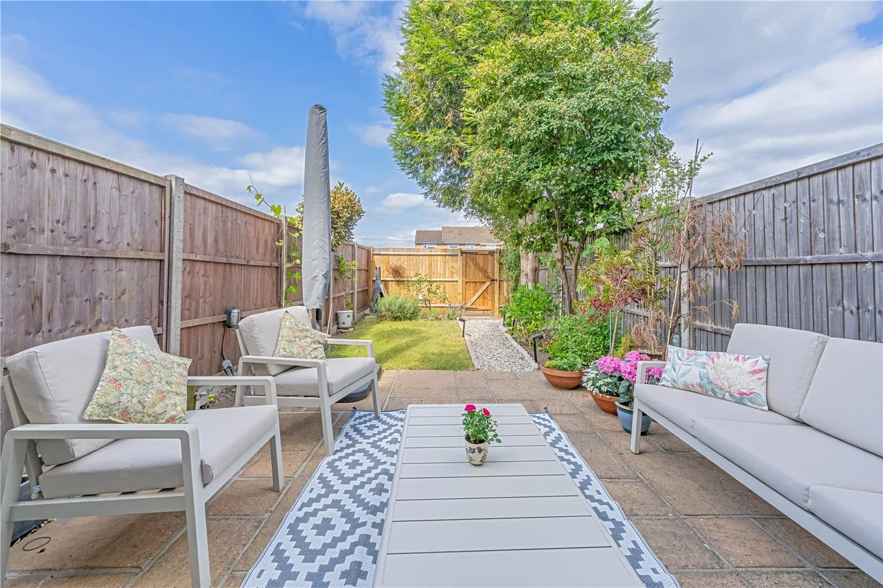 Wordsworth Road, Hampton, TW12 1EW, photo 2