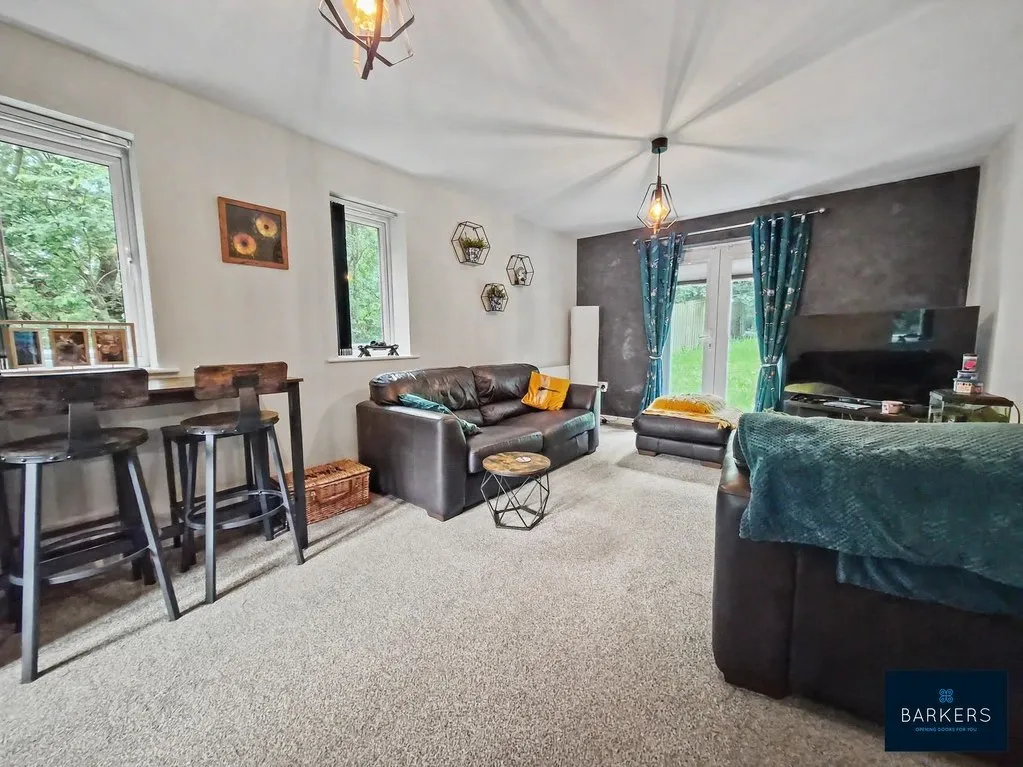 Laithe Hall Avenue, Cleckheaton BD19 6UA, photo 3