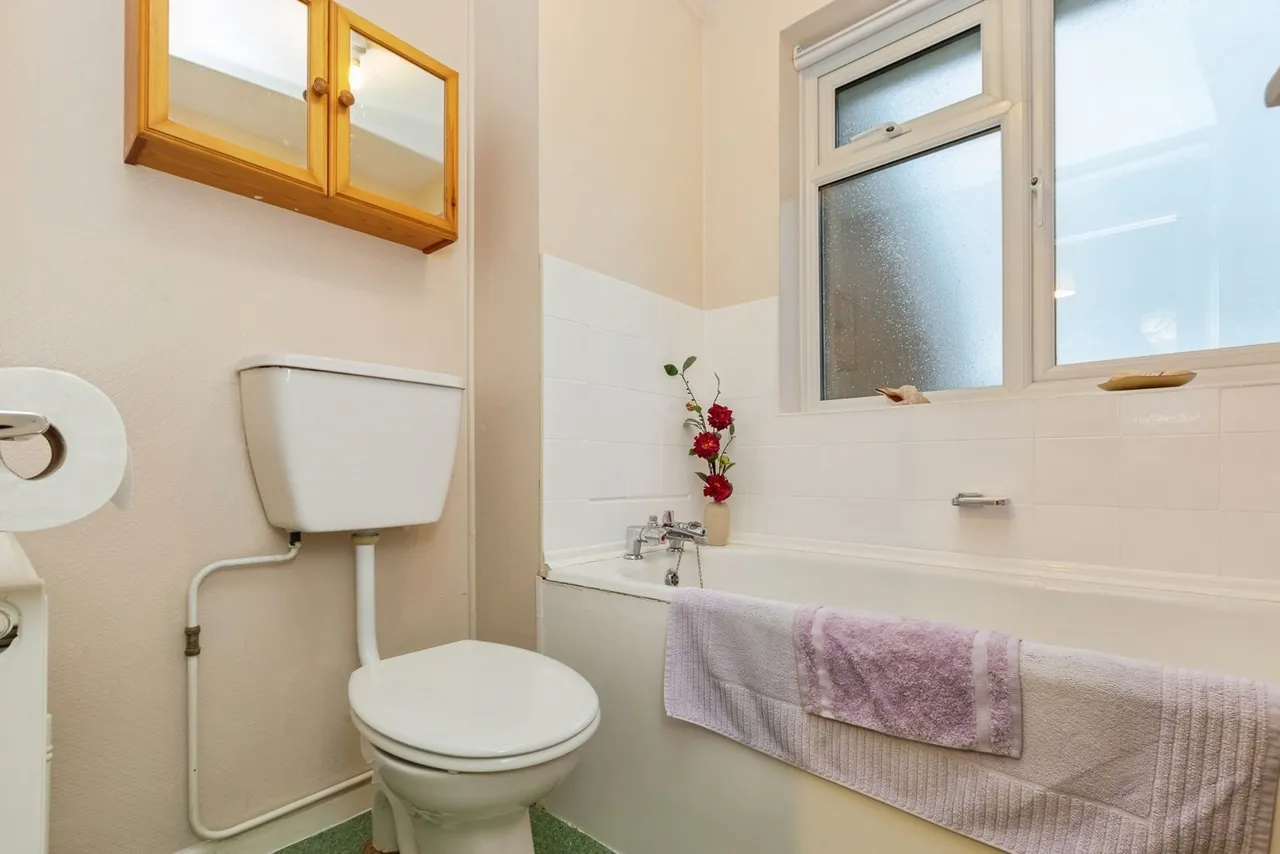Howard Avenue, Aylesbury, Buckinghamshire, HP21, photo 15