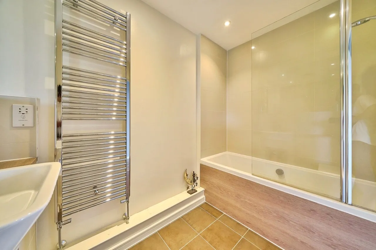 Robertson Road, LONDON, London, E16, photo 13