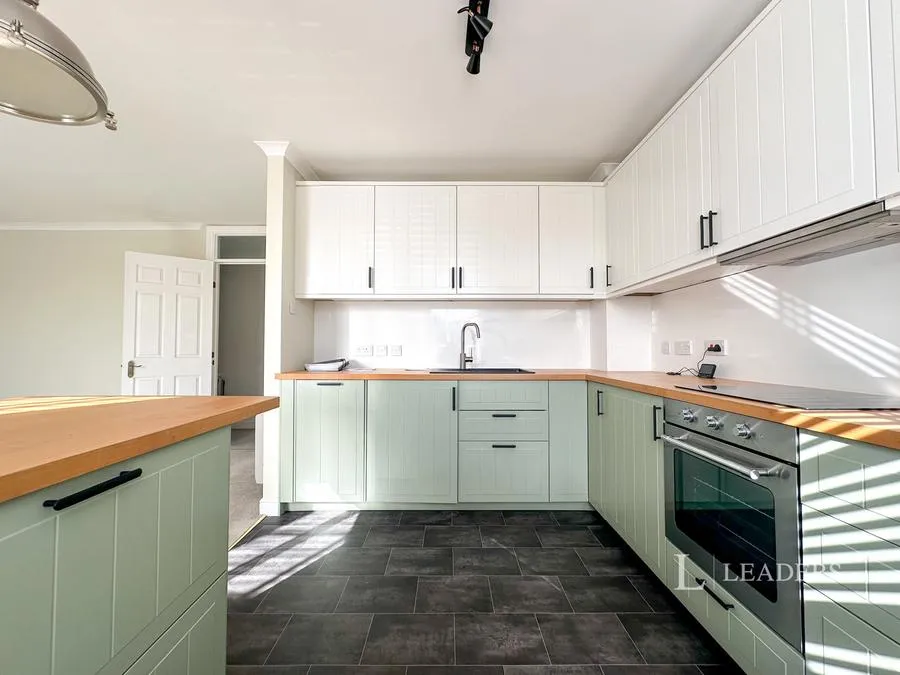 North Street, Gosport, PO12, photo 2
