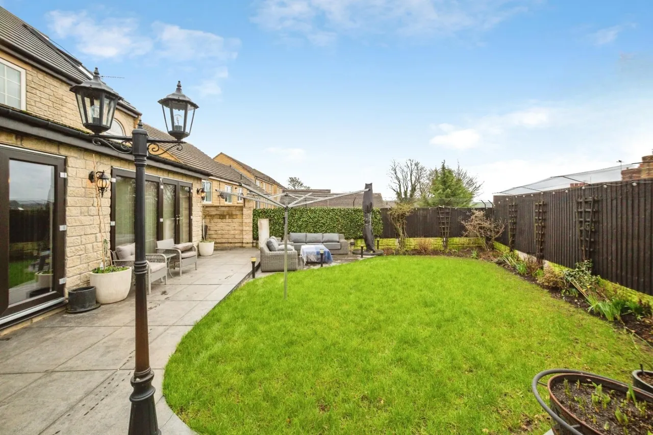 King Street, Hoyland, S74, photo 24
