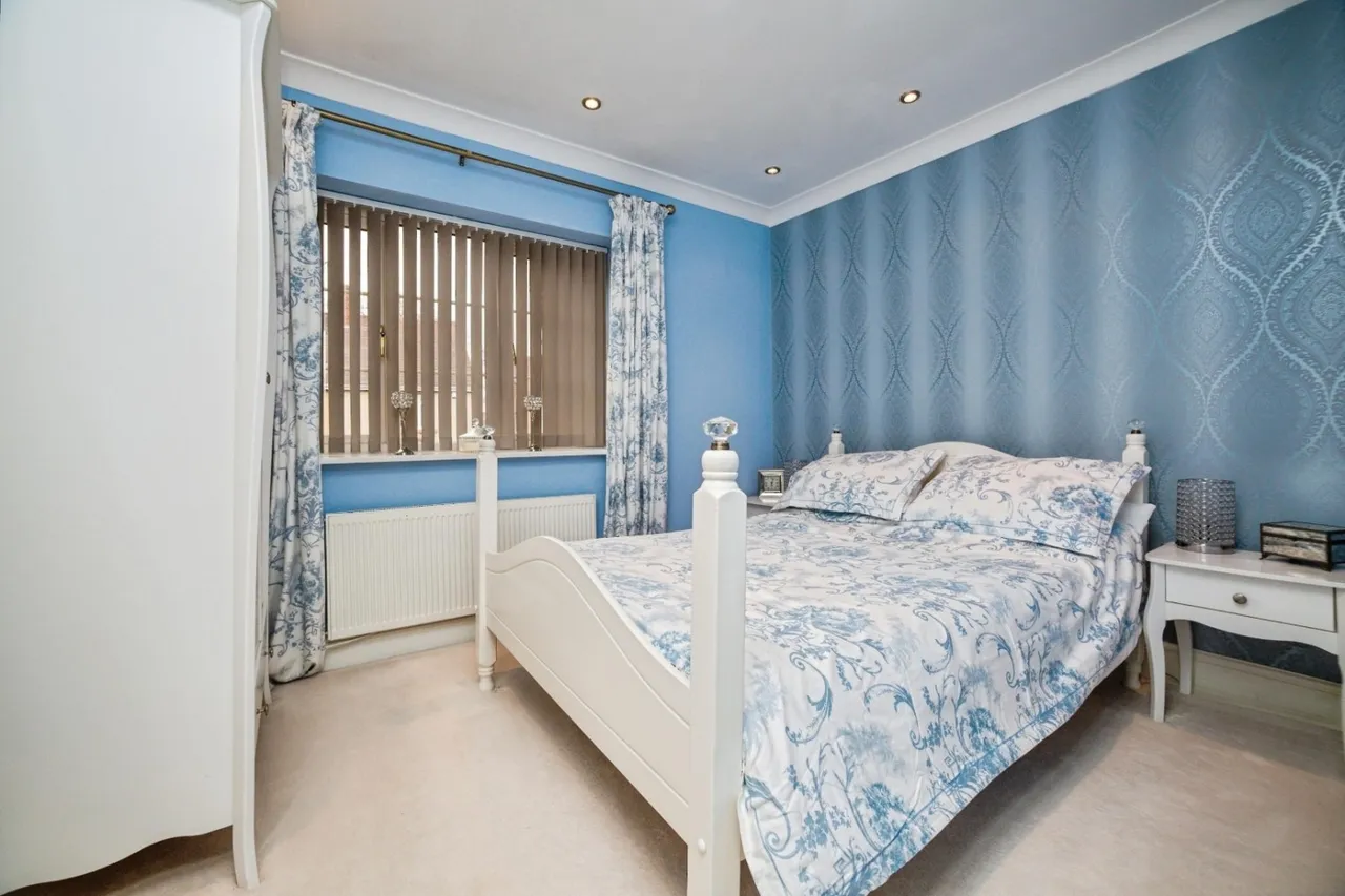 King Street, Hoyland, S74, photo 15