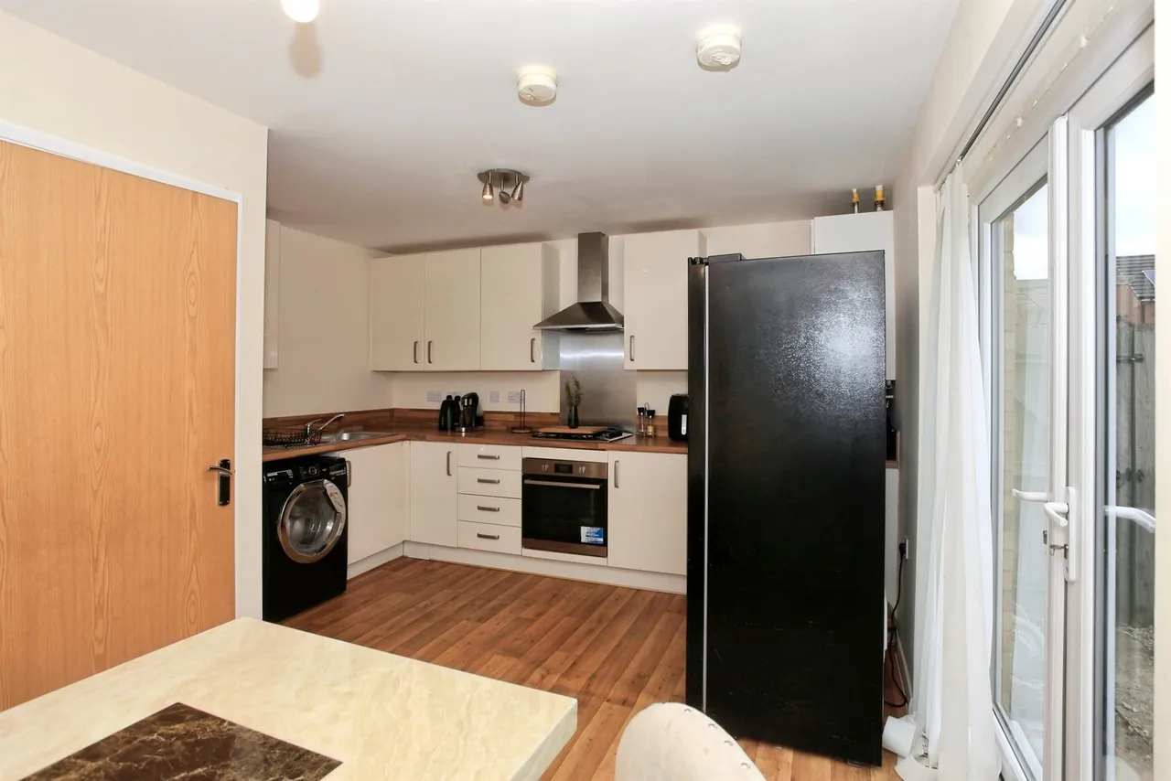 Chancel Court, Thorney, PE6, photo 2