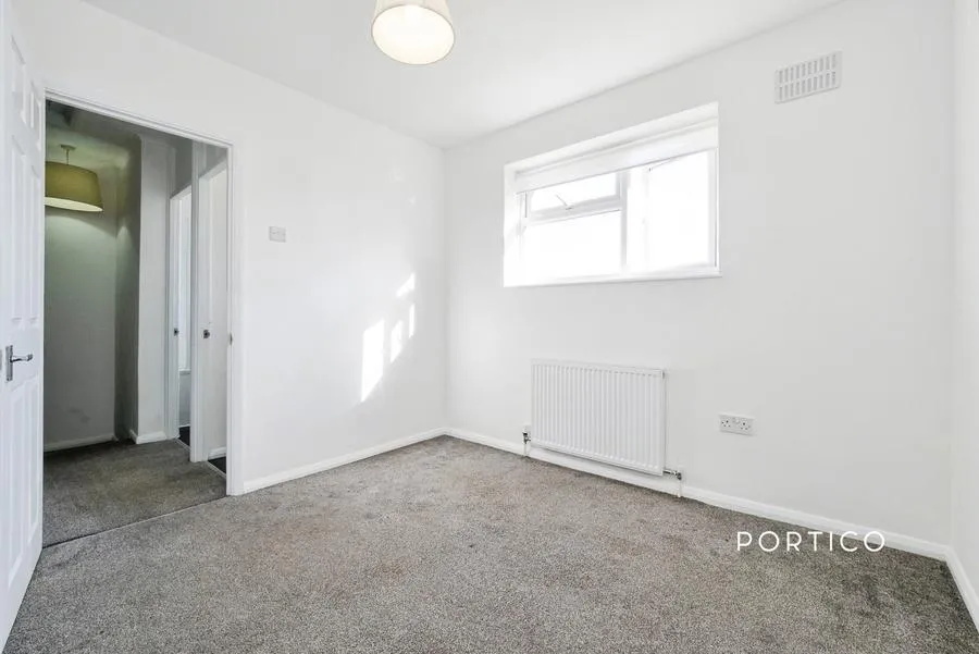 Goldingham Avenue, Loughton, IG10, photo 9