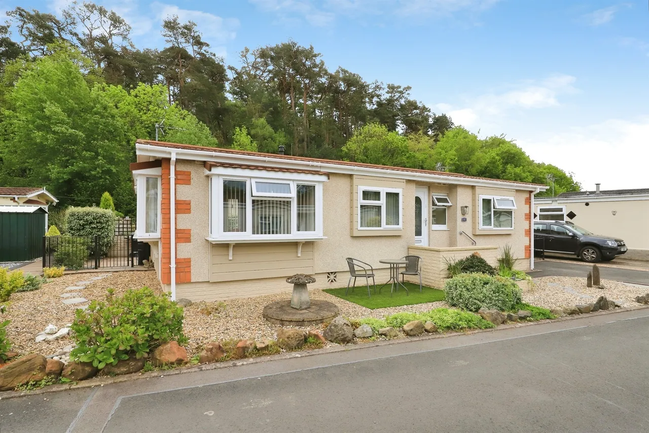 2 bed park home for sale — Kingsford Lane, Wolverley, KIDDERMINSTER