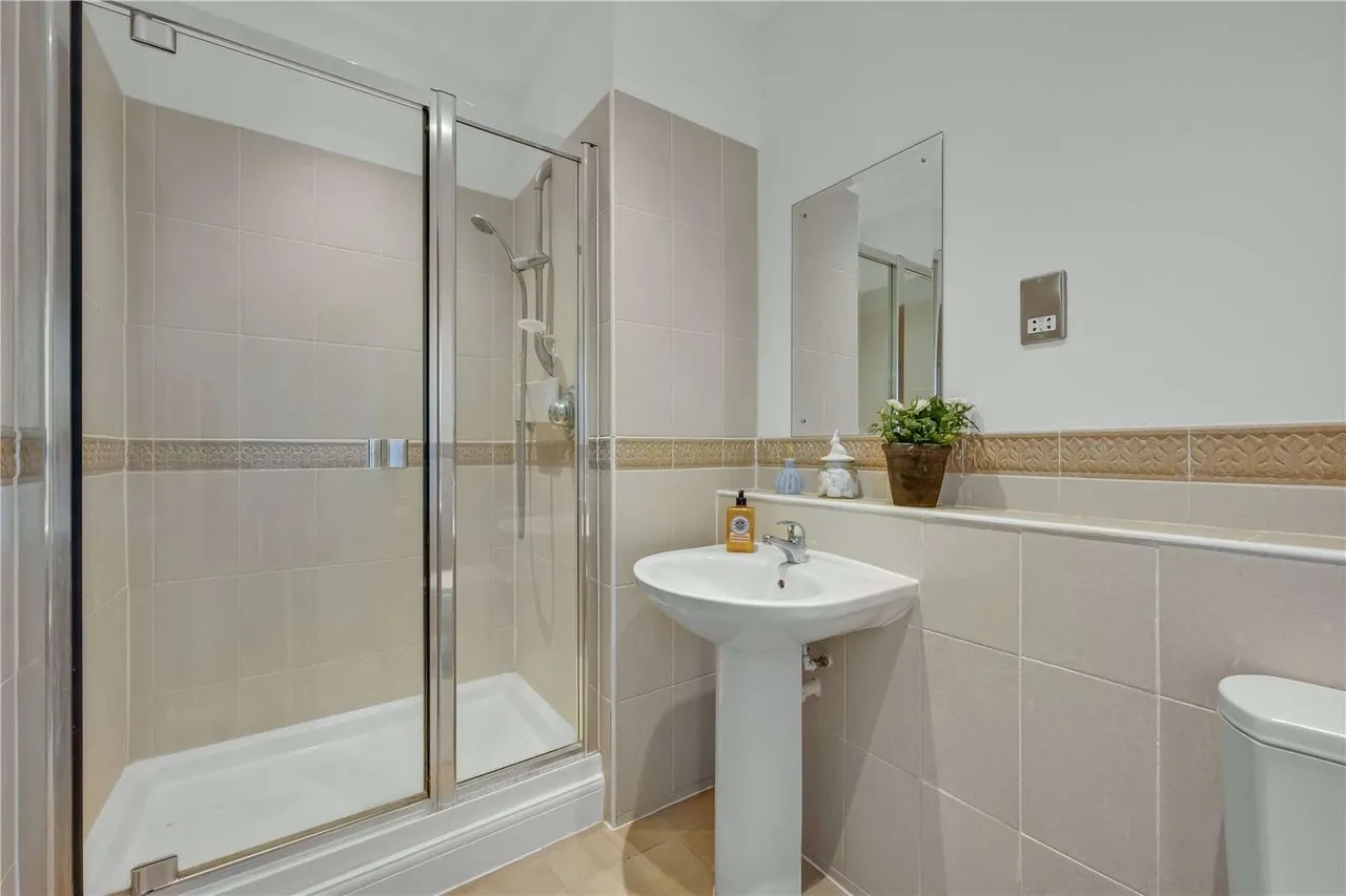 Whittets Ait, Jessamy Road, Weybridge, Surrey, KT13 8LE, photo 12