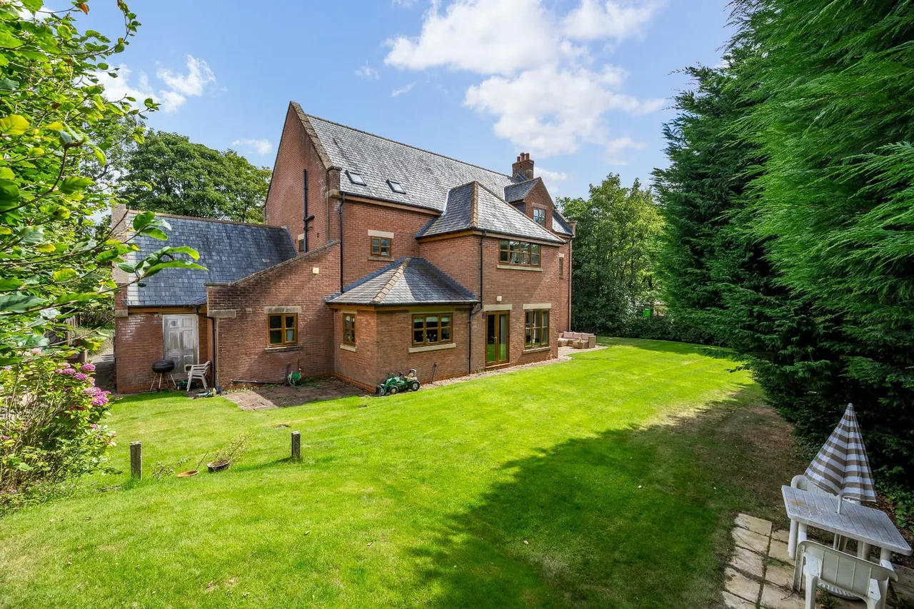 Towncroft Lane, Heaton, photo 2