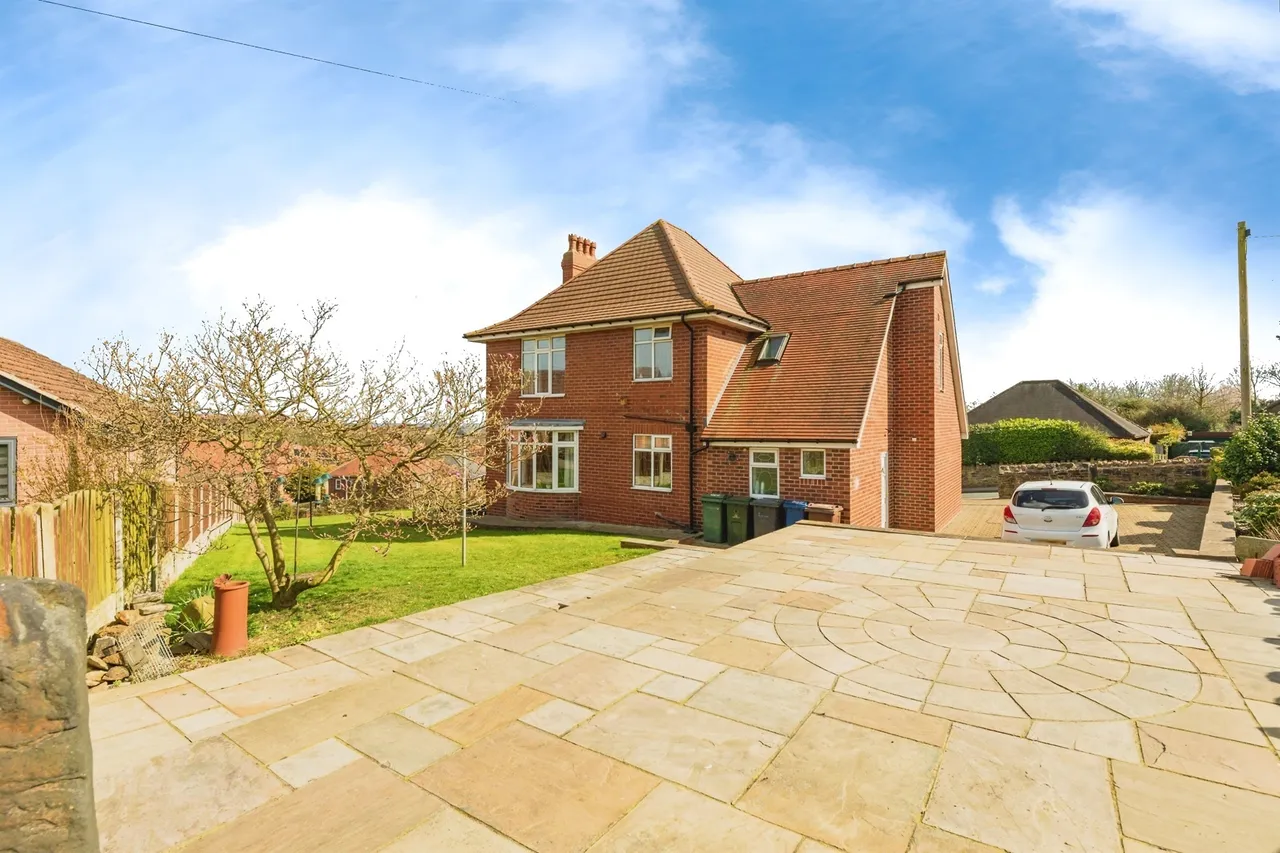 Greenside Lane, Hoyland, Barnsley, photo 12
