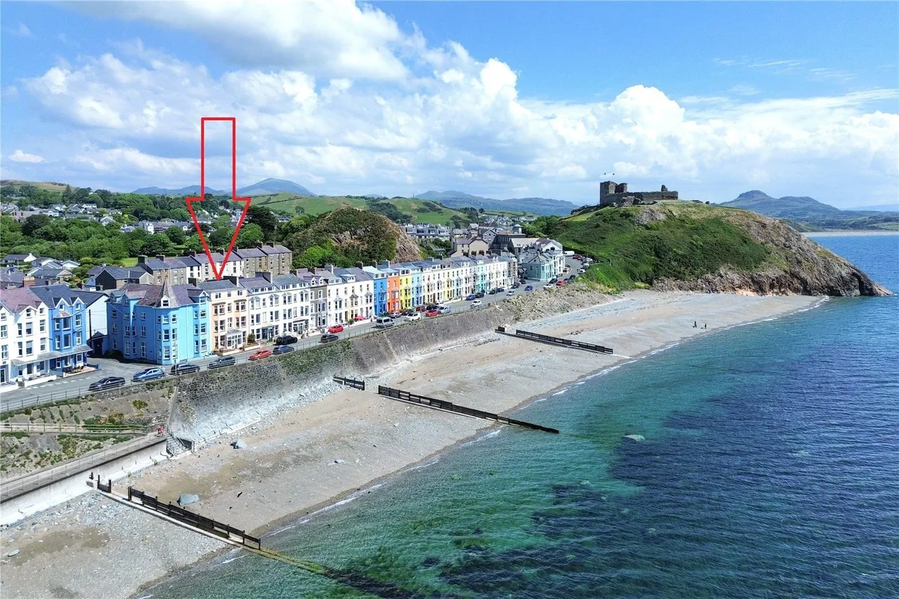 Marine Terrace, Criccieth, LL52, photo 6
