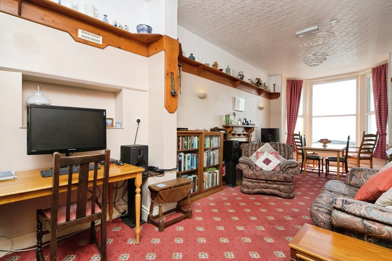 Marine Terrace, Criccieth, LL52, photo 8
