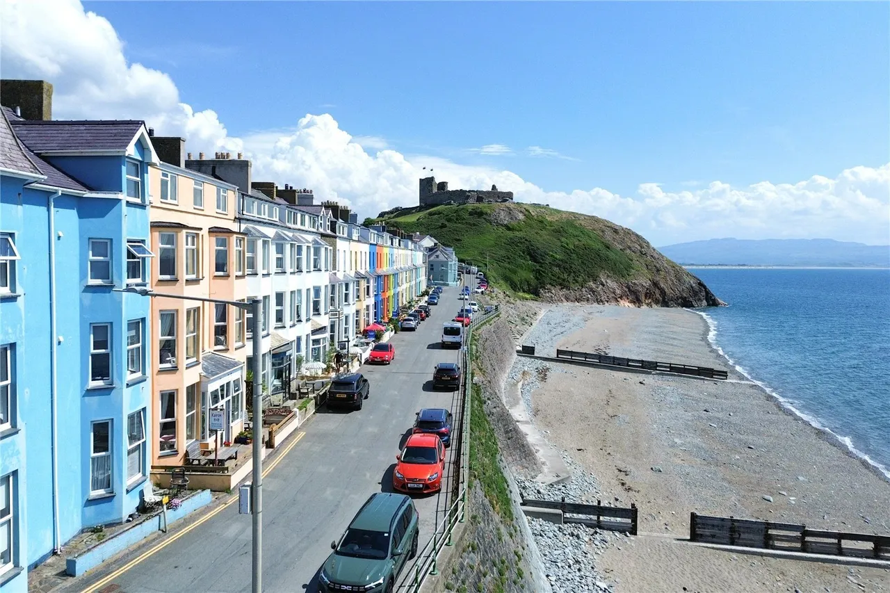 Marine Terrace, Criccieth, LL52, photo 11