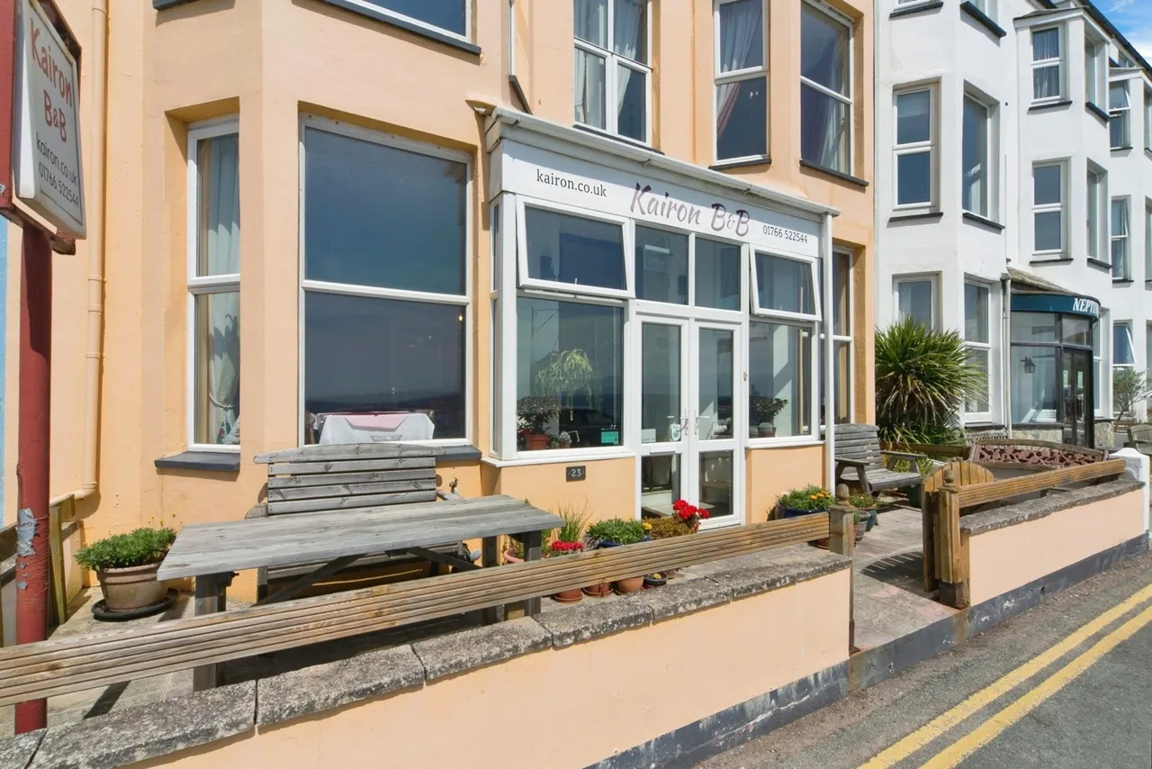 Marine Terrace, Criccieth, LL52, photo 4