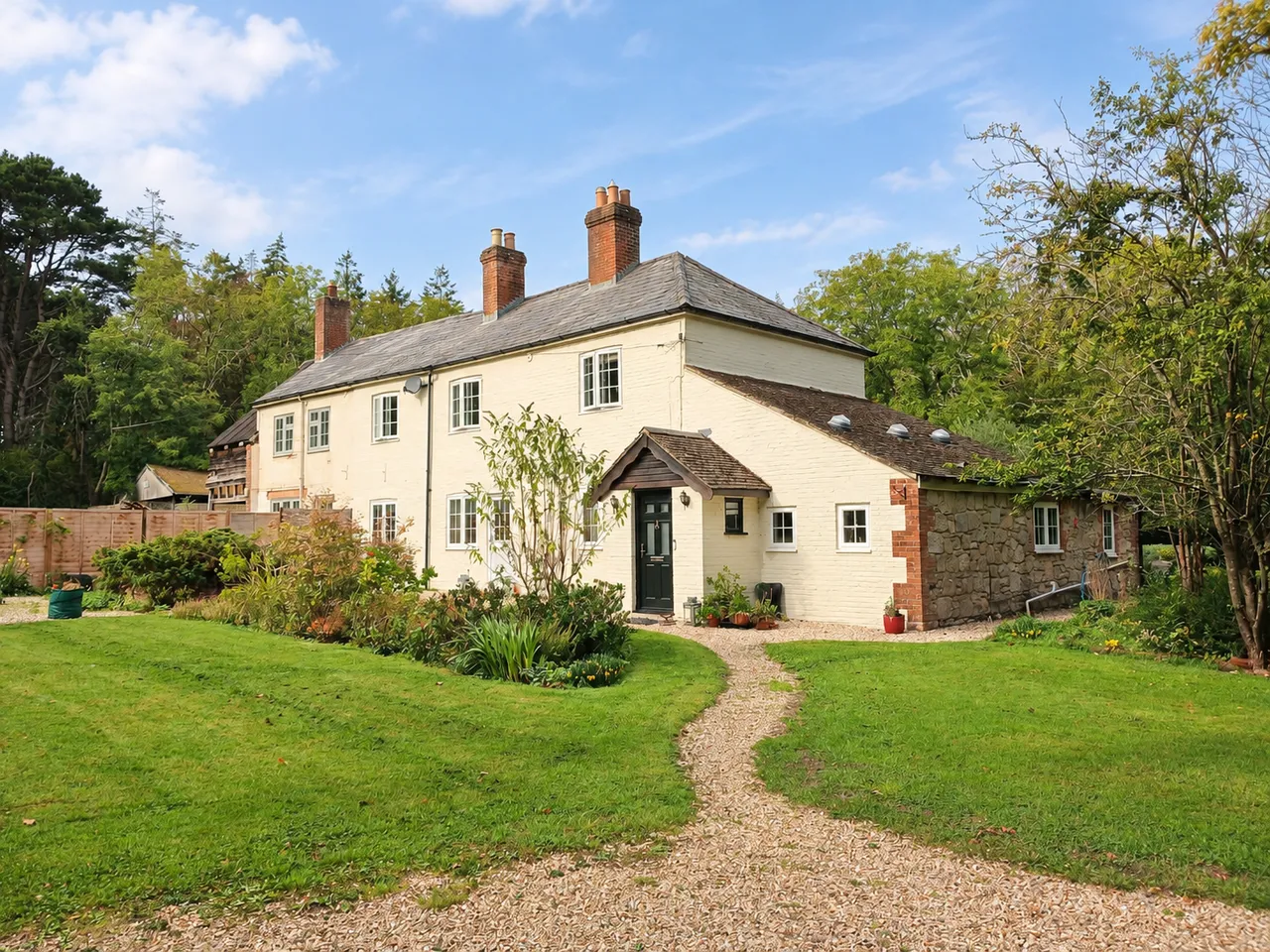 5 bed house to rent, Hamstead Drive, Yarmouth, PO41