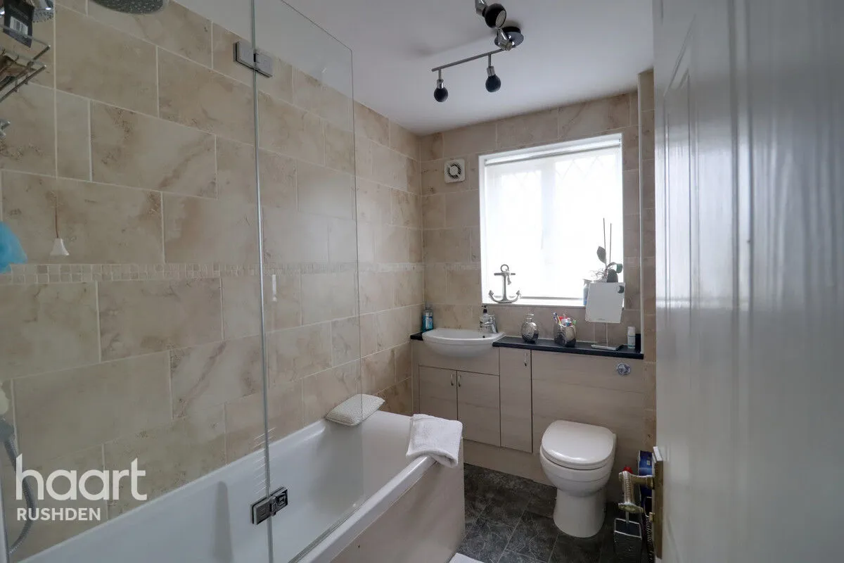 Daffodil Drive, Rushden, NN10, photo 9
