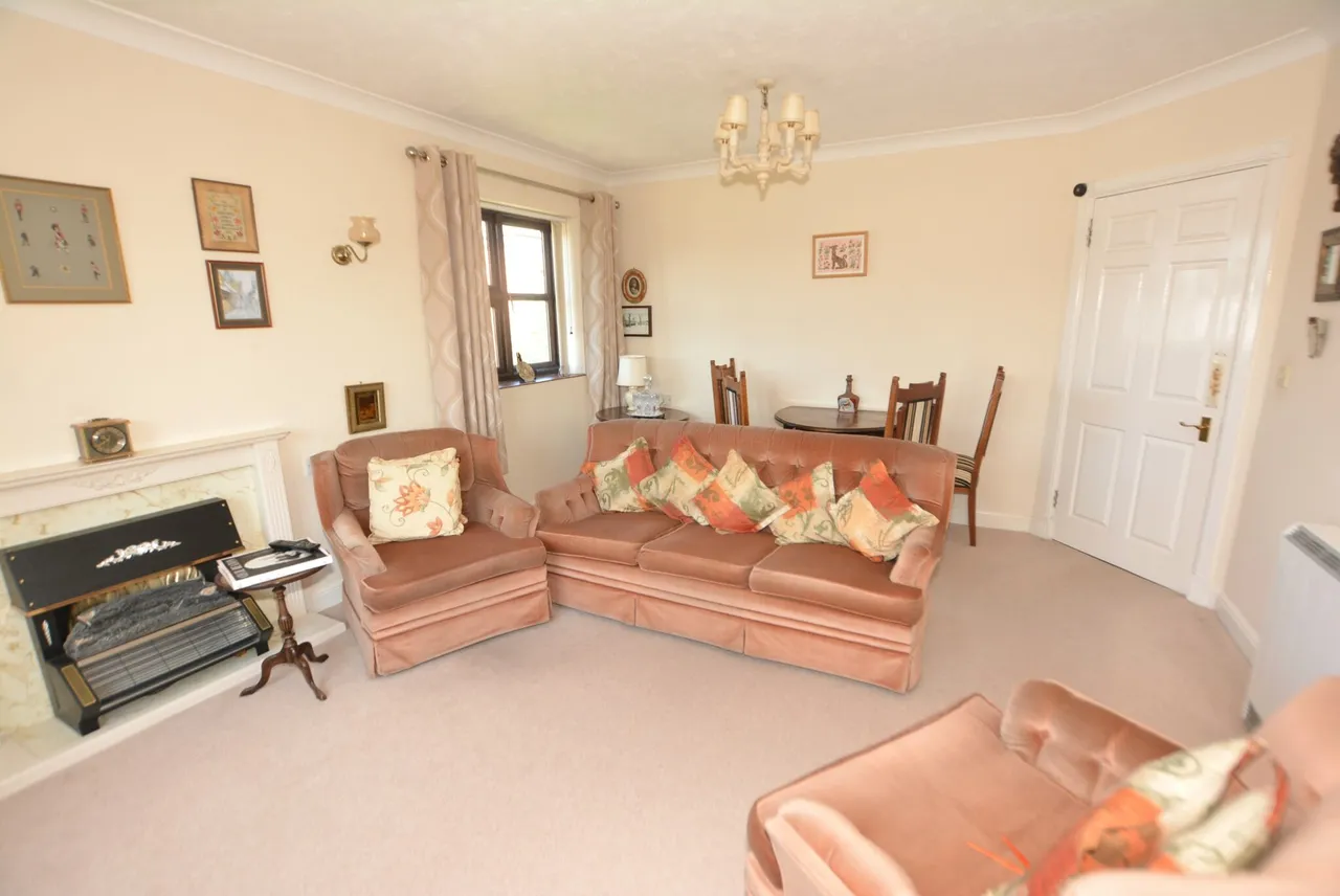The Hollies Maxwell Road, Beaconsfield, HP9, photo 4