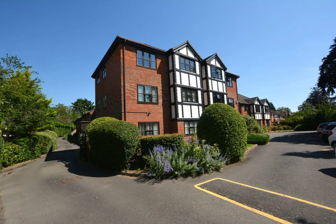 1 bed property for sale, The Hollies Maxwell Road, Beaconsfield, HP9