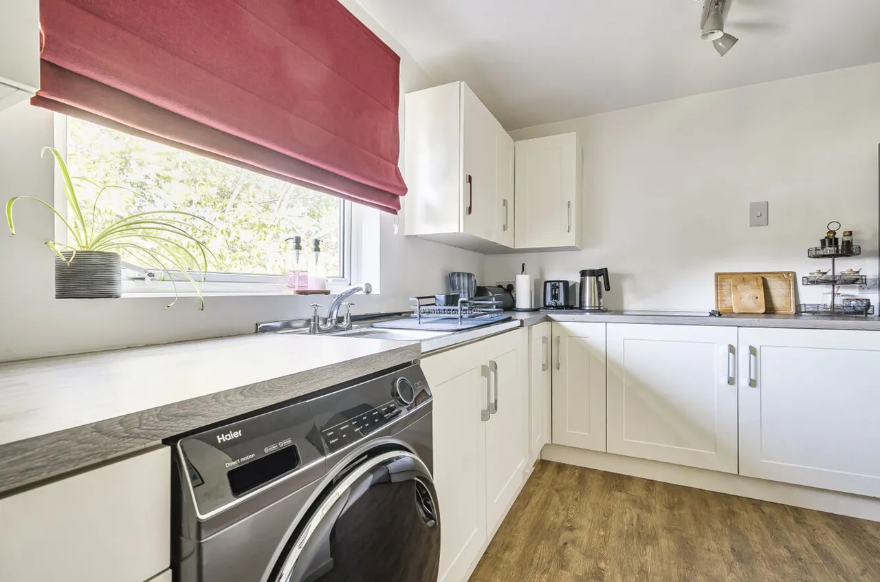 Somerstown, Paulus Court Somerstown, PO19, photo 5