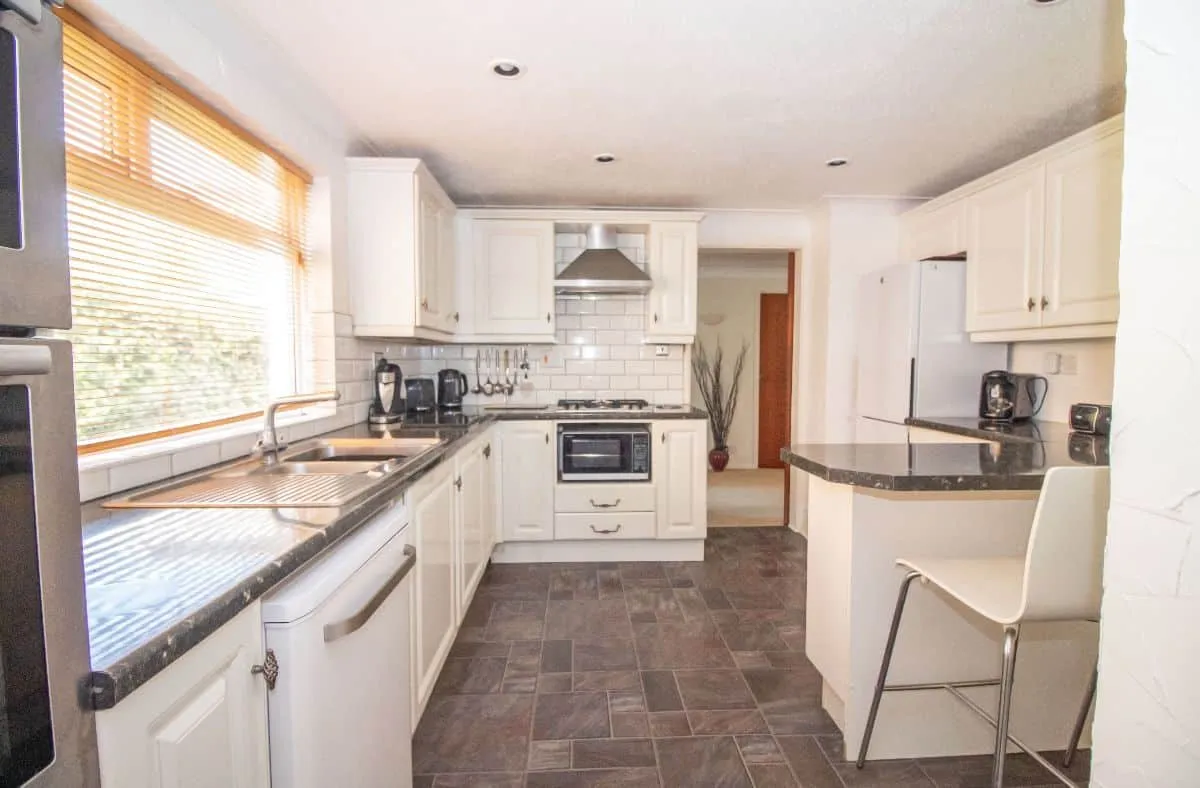 South Road, Waterlooville, PO8 0ER, photo 3