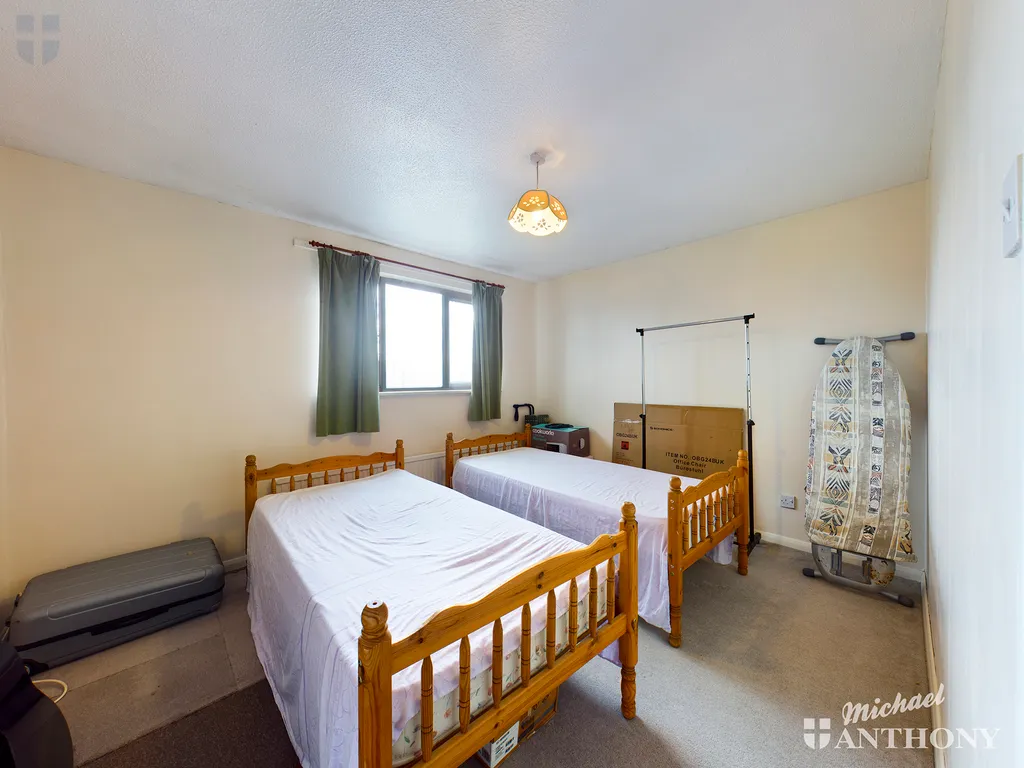 Cornbrook Road, Walton Court, Aylesbury, HP21 8QY, photo 6