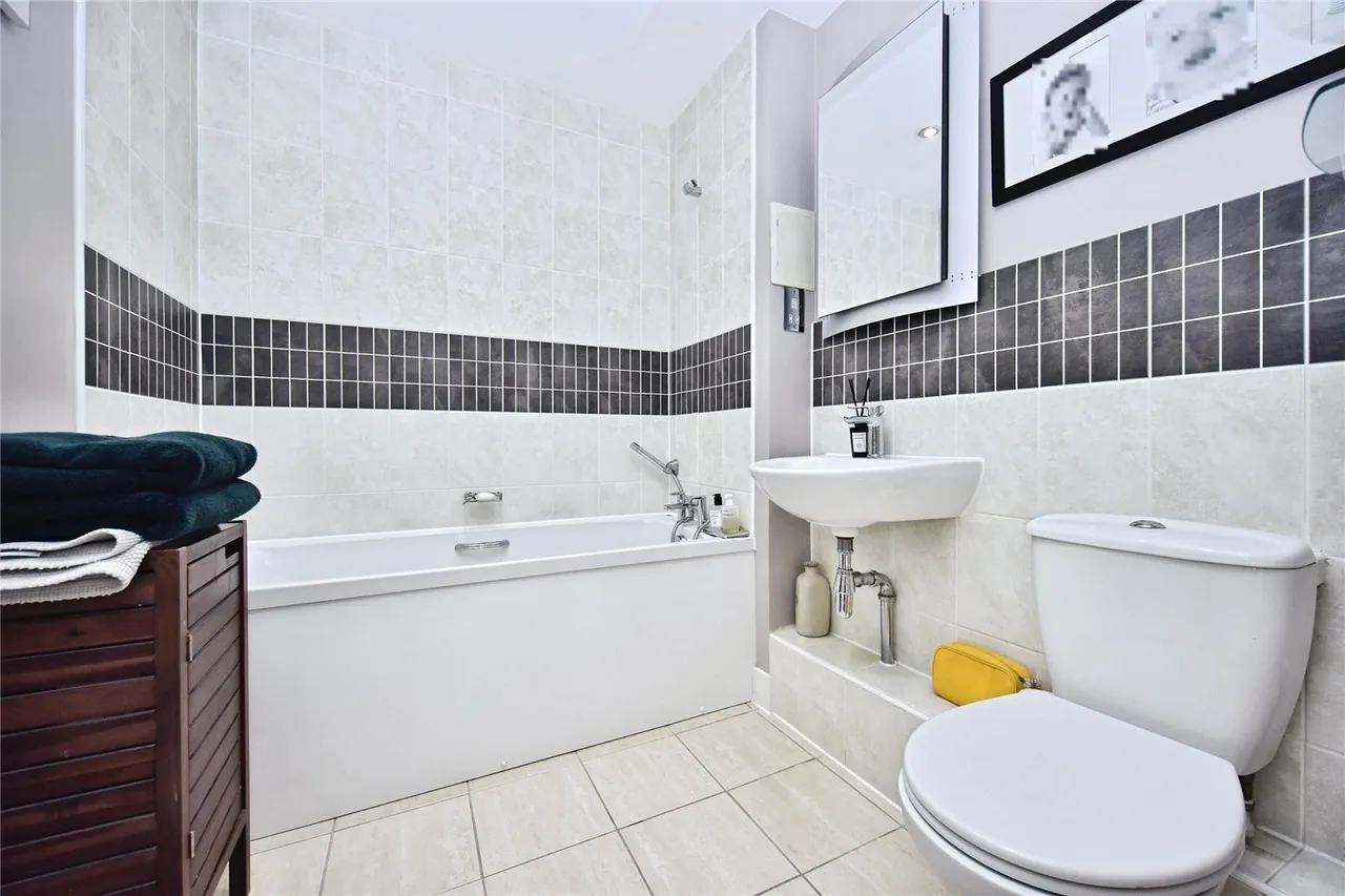Sandling Lane, Maidstone, Kent, ME14, photo 5