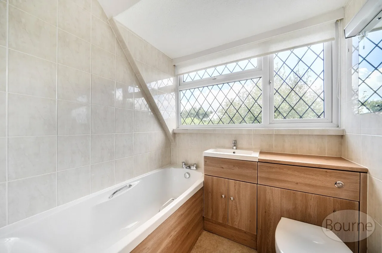 Gloucester Close, Petersfield, GU32, photo 7