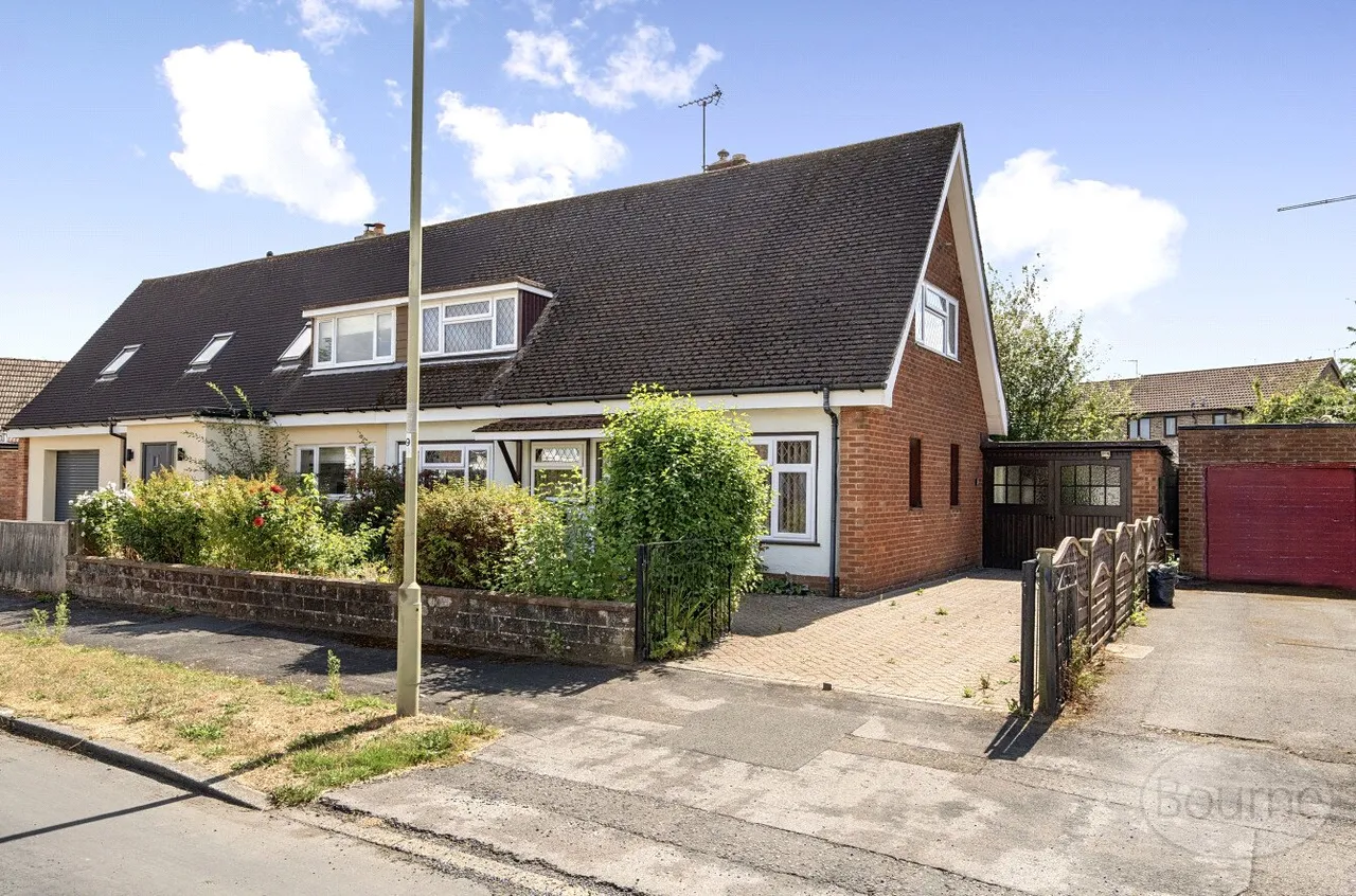 Gloucester Close, Petersfield, GU32, photo 14
