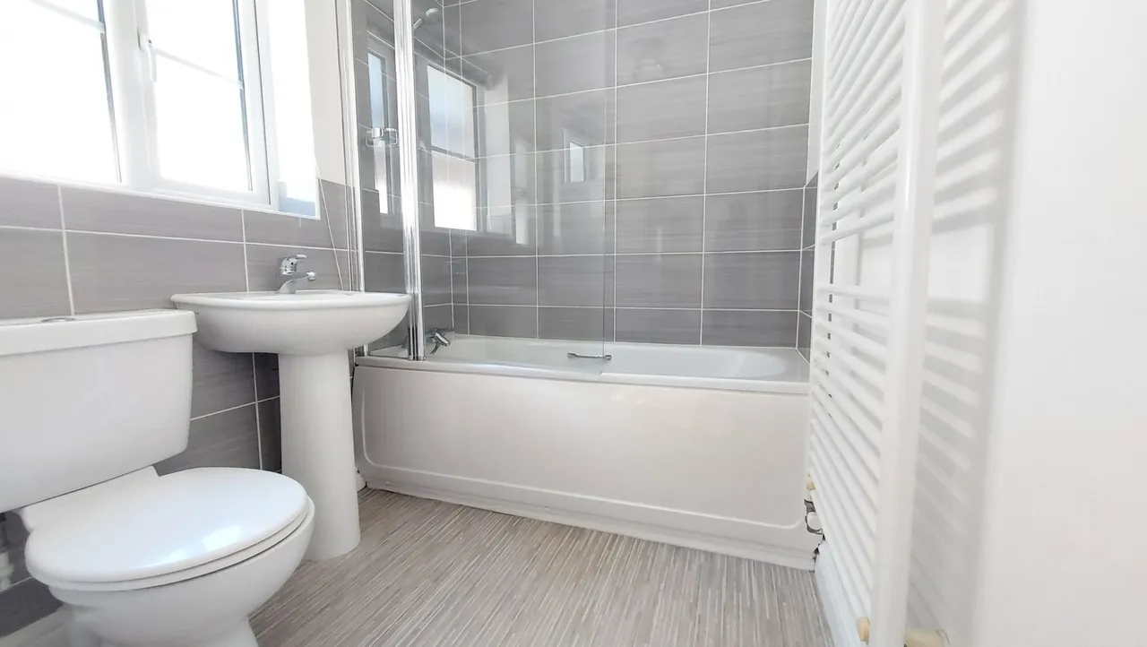 Shelsley Walsh Rise, Bourne, PE10, photo 8