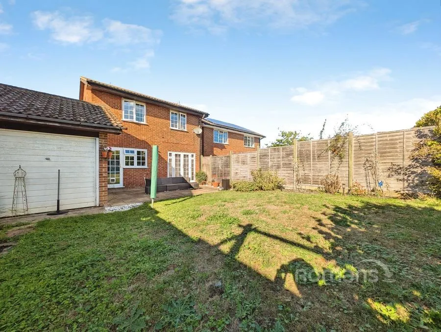 Glorney Mead, Badshot Lea, GU9, photo 14