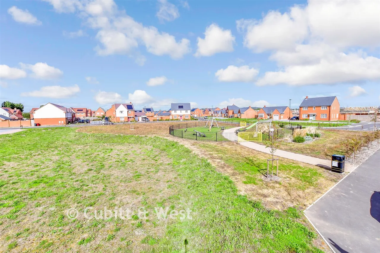 Wigeon Way, Southbourne, PO10, photo 13