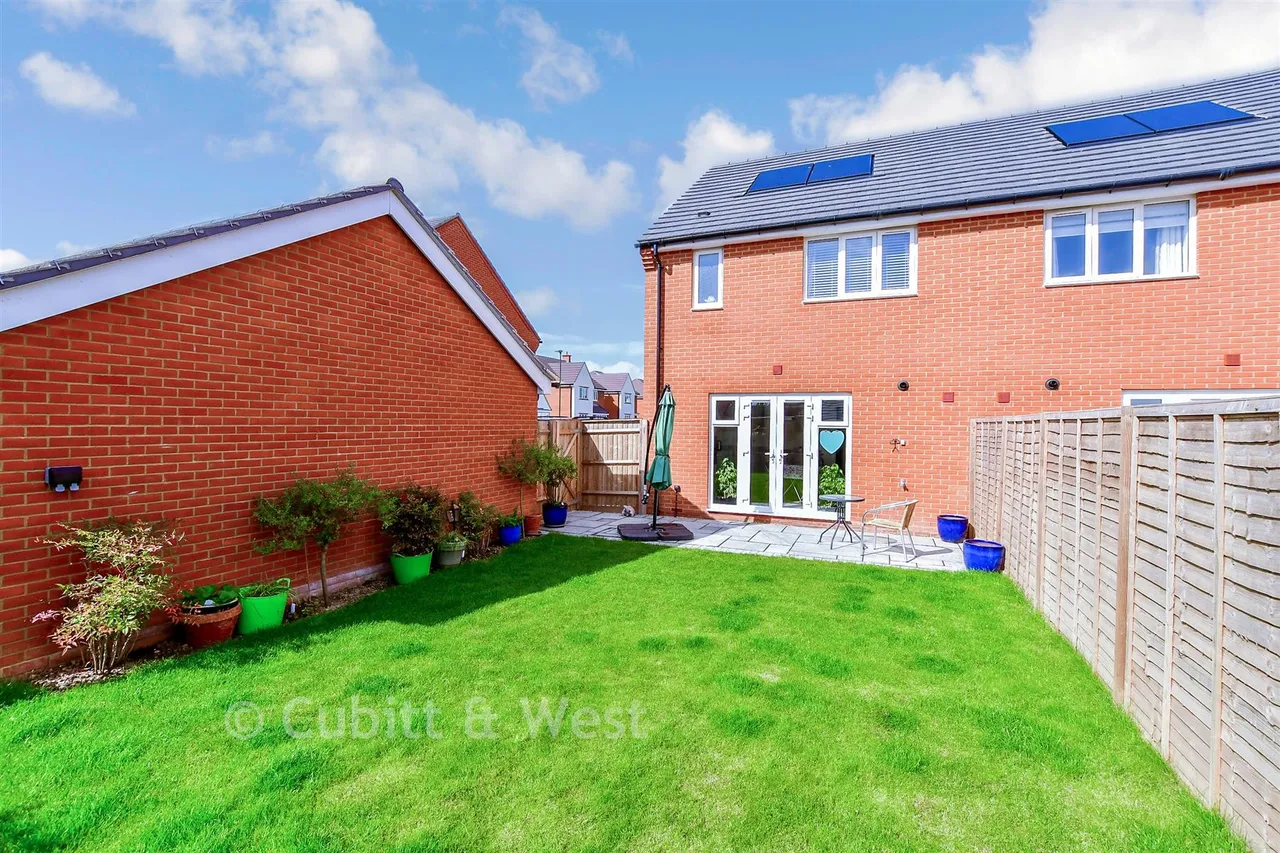 Wigeon Way, Southbourne, PO10, photo 12