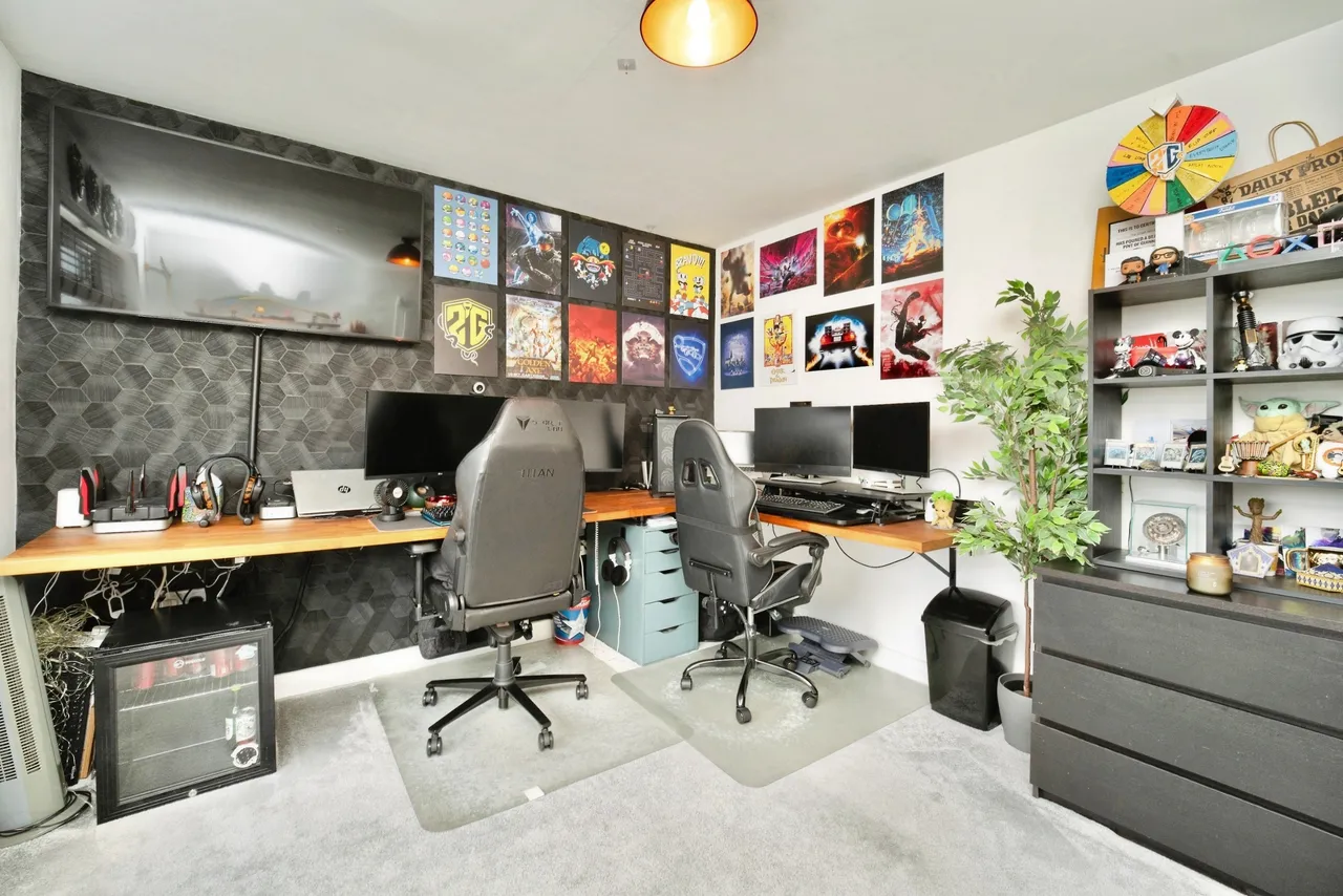 Summerfield Avenue, Leeds, LS13, photo 12