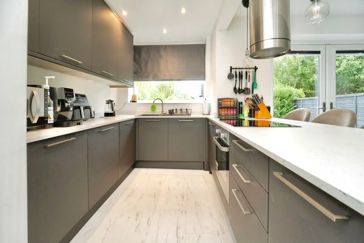 Summerfield Avenue, Leeds, LS13, photo 6