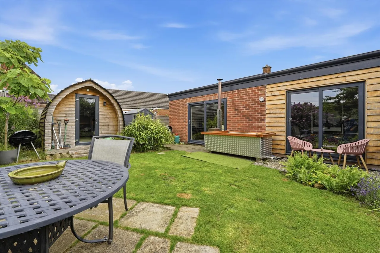 Crossfield Road, Bollington, photo 7