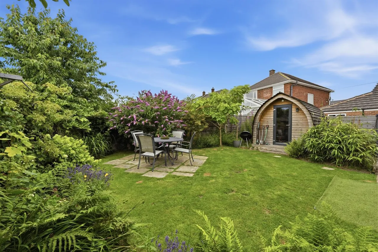 Crossfield Road, Bollington, photo 5
