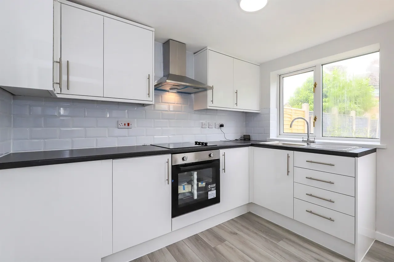 Cannock Road, Featherstone, WV10, photo 2
