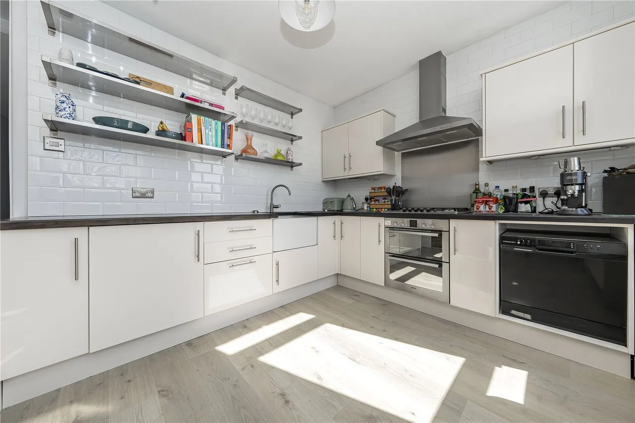 High Street, Teddington, TW11, photo 8