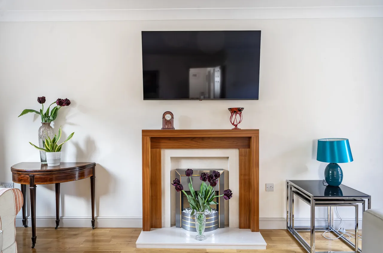 Cranmore Lane, Aldershot, Hampshire, GU11 3AJ, photo 6