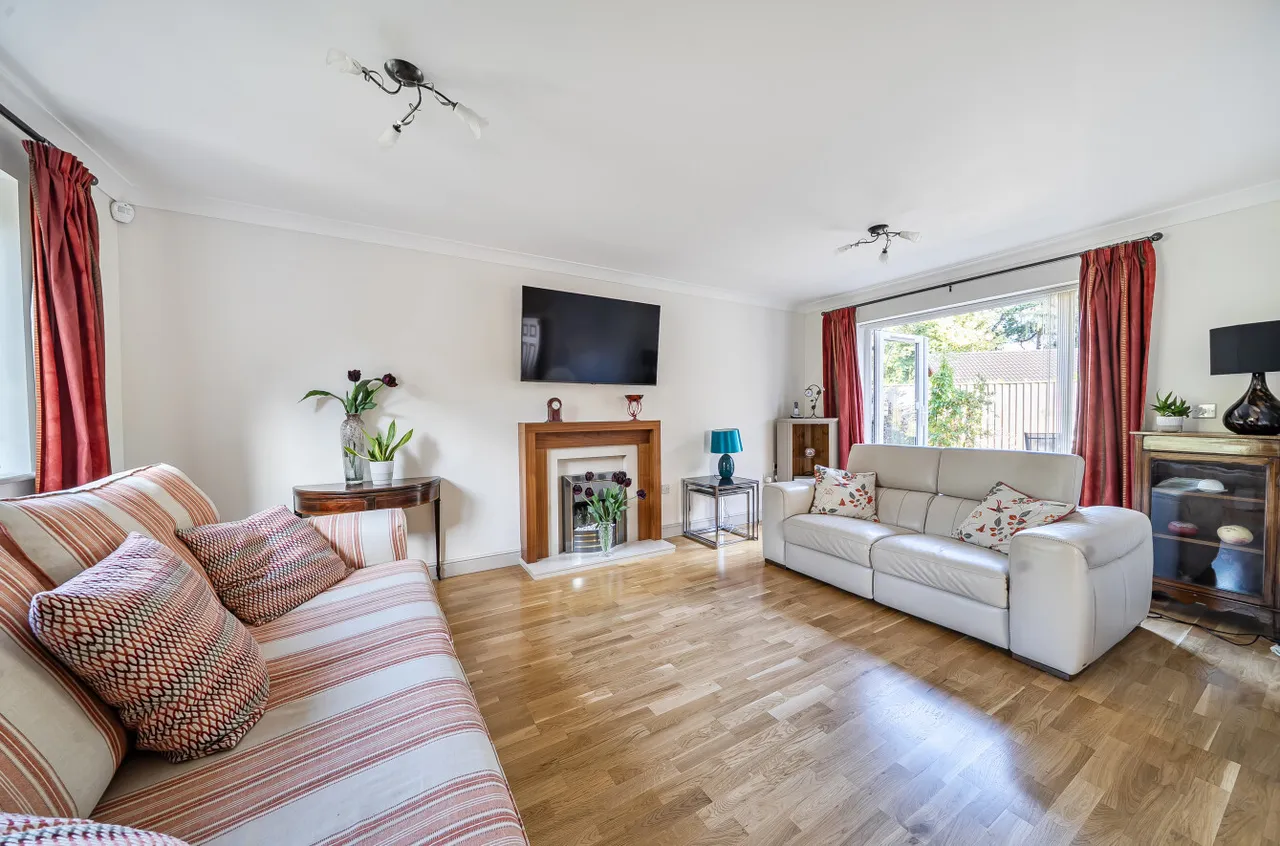 Cranmore Lane, Aldershot, Hampshire, GU11 3AJ, photo 2