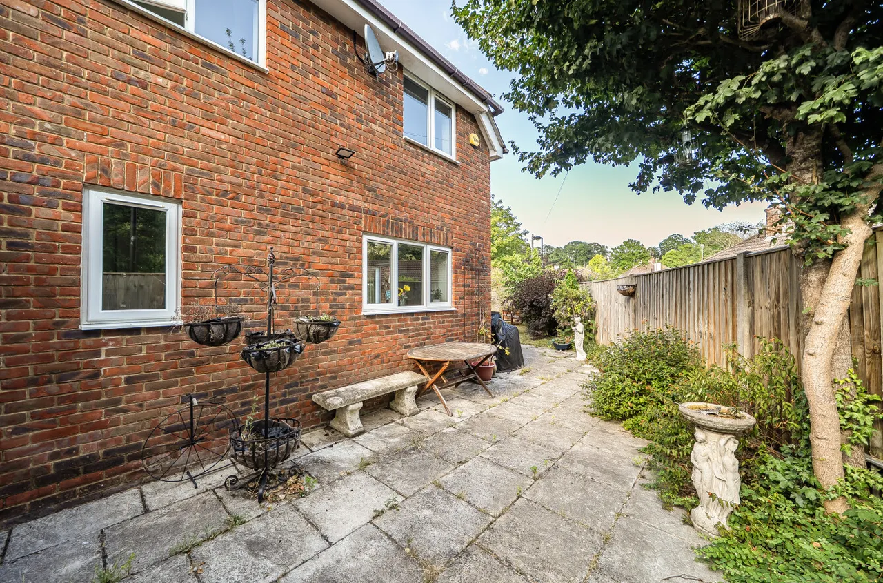 Cranmore Lane, Aldershot, Hampshire, GU11 3AJ, photo 15